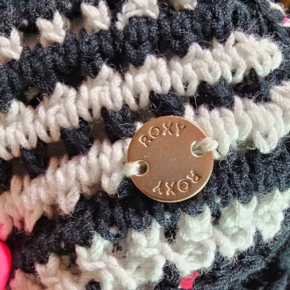 🏷️NWT Roxy Daydreamer Crochet Knit Halter Top In Rainbow/Black Stripes - Medium - Picture 9 of 9